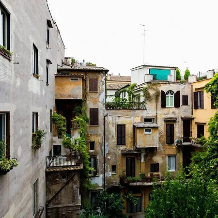 A World Aparts - 105 Pellegrino Rome Exterior photo